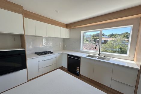 Photo of property in 15a Blenheim Street, Glenfield, Auckland, 0629