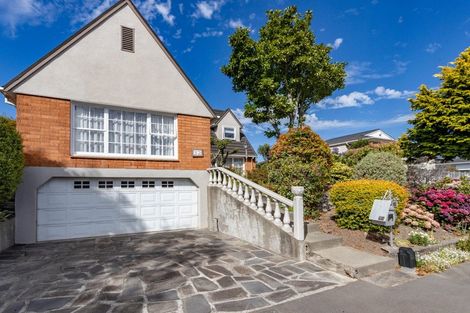Photo of property in 32 Hillcrest Place, Avonhead, Christchurch, 8042