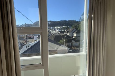 Photo of property in 37 Ara Paiwhenua, Tawa, Wellington, 5028