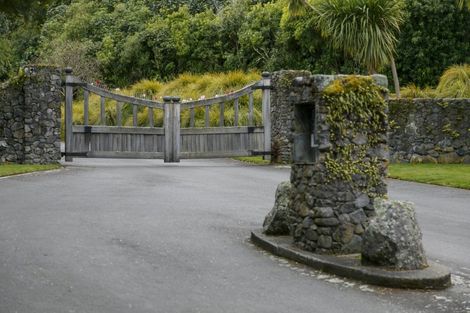Photo of property in 47 Whakamoenga Point, Acacia Bay, Taupo, 3385