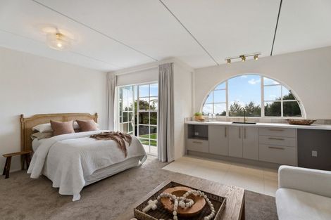 Photo of property in 35 Tawini Road, Titirangi, Auckland, 0604