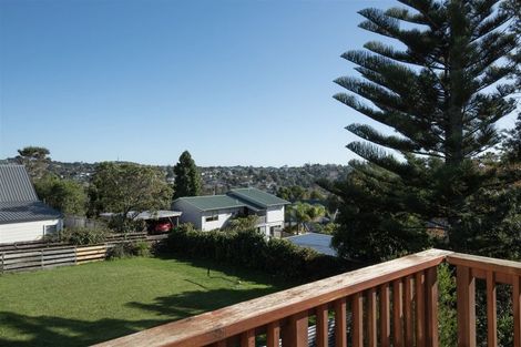 Photo of property in 17 Holt Avenue, Torbay, Auckland, 0630