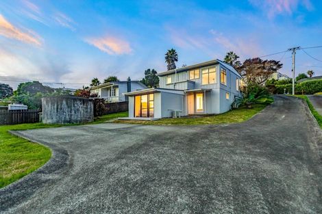 Photo of property in 39 Langton Road, Stanmore Bay, Whangaparaoa, 0932