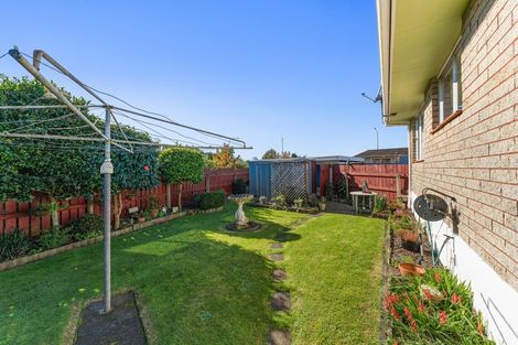 Photo of property in 2/4 Severn Place, Spotswood, New Plymouth, 4310