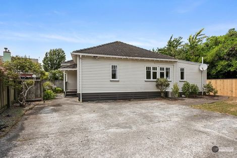 Photo of property in 1-2/6a Pohutukawa Street, Woburn, Lower Hutt, 5010