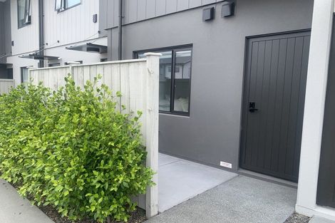 Photo of property in 2/18 Paraone Crescent, Takanini, 2112