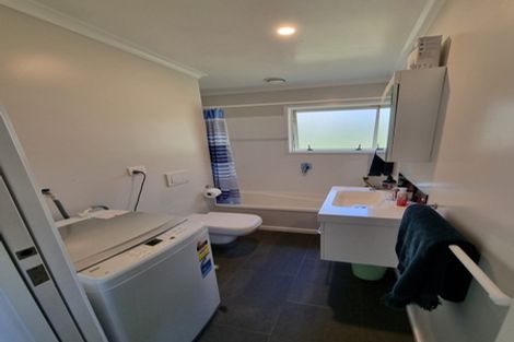 Photo of property in 14 Packham Place, Beach Haven, Auckland, 0626