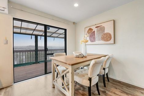 Photo of property in 1/21 Jumento Place, Unsworth Heights, Auckland, 0632