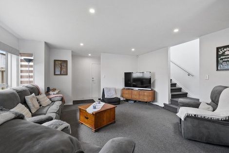 Photo of property in 28 Bukem Place, Favona, Auckland, 2024