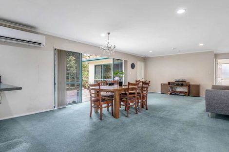 Photo of property in 30 Capricorn Place, Kawaha Point, Rotorua, 3010