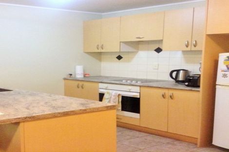 Photo of property in 2i/20 Ian Marwick Place, Birkenhead, Auckland, 0626
