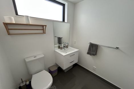 Photo of property in 5/15 Chivalry Road, Glenfield, Auckland, 0629