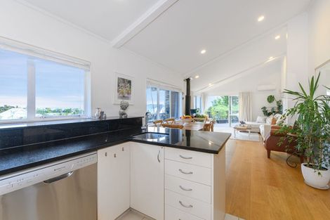 Photo of property in 92 Hadfield Street, Beach Haven, Auckland, 0626