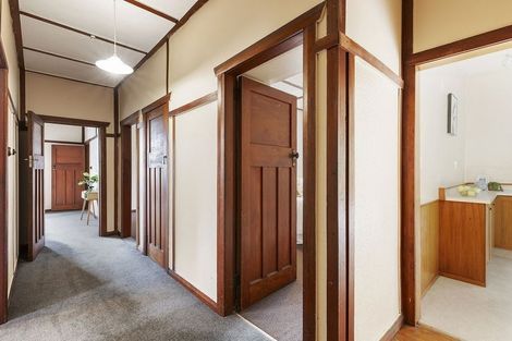 Photo of property in 16 Tawa Terrace, Tawa, Wellington, 5028