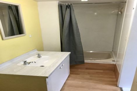 Photo of property in 50 Bedford Street, Northland, Wellington, 6012