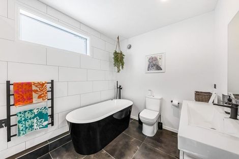 Photo of property in 15 Roland Road, Greenhithe, Auckland, 0632