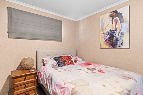 Photo of property in 5 Boston Parade, Kelvin Grove, Palmerston North, 4414