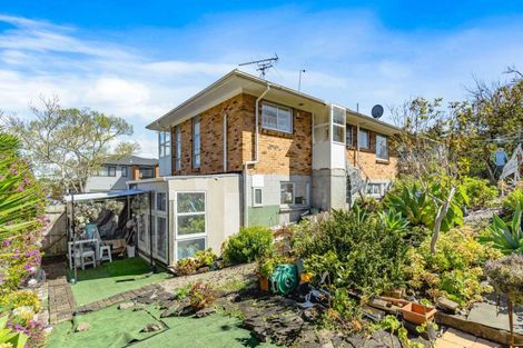 Photo of property in 2/2b Yeoman Place, Howick, Auckland, 2014