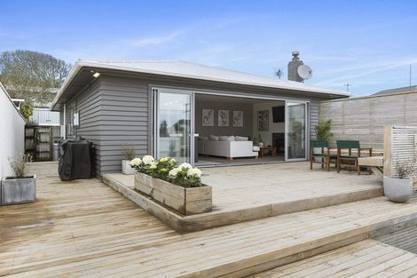 Photo of property in 77 Pohutukawa Place, Bell Block, New Plymouth, 4312