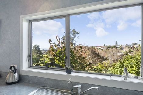 Photo of property in 2/178 Stapleford Crescent, Browns Bay, Auckland, 0630