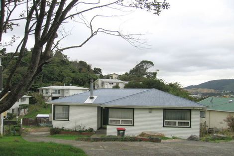 Photo of property in 36 Larsen Crescent, Tawa, Wellington, 5028