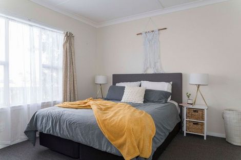 Photo of property in 13 Waterloo Street, Dannevirke, 4930