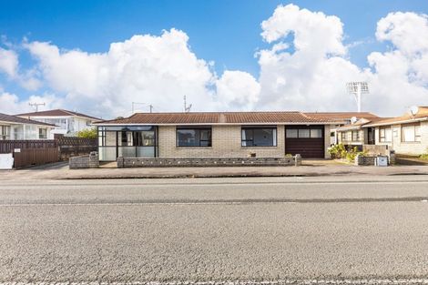Photo of property in 19 Tukapa Street, Westown, New Plymouth, 4310