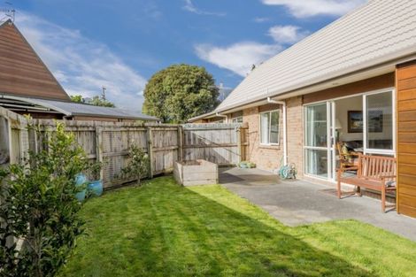 Photo of property in Rangeview Villas, 10/9 Fuller Close, Levin, 5510