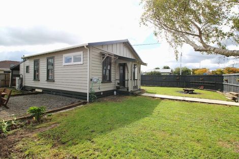Photo of property in 14 Fairs Road, Milson, Palmerston North, 4414