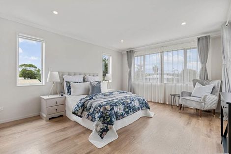 Photo of property in 8 Harrington Road, Henderson, Auckland, 0610