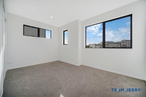 Photo of property in 14a Putiputi Way, Papakura, 2110