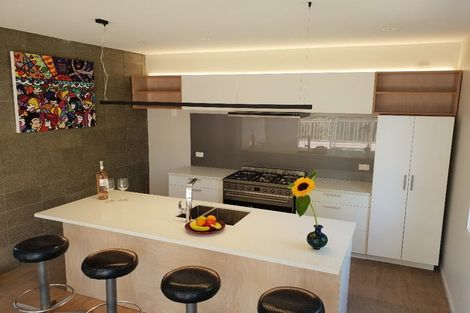 Photo of property in 20 De Val Drive, Titirangi, Auckland, 0604