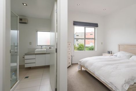 Photo of property in 46 Saddleback Grove, Karori, Wellington, 6012