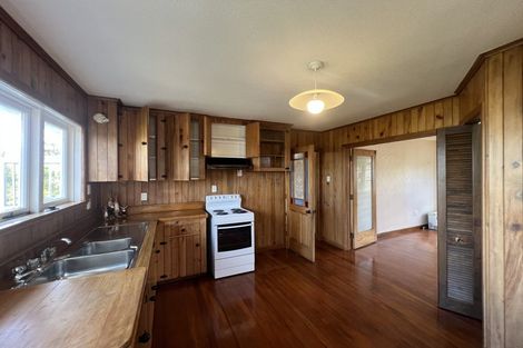 Photo of property in 41 Montgomery Avenue, Rothesay Bay, Auckland, 0630