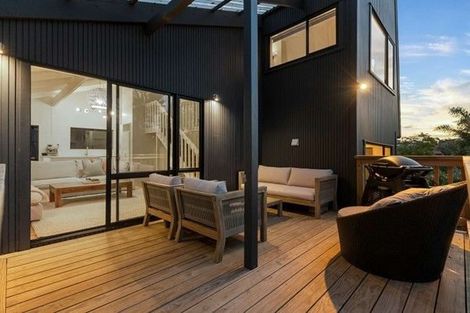 Photo of property in 2/4 Catrina Avenue, Birkenhead, Auckland, 0626