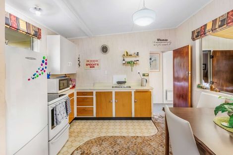 Photo of property in 64 Leamington Street, Waikaia, 9778