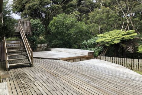 Photo of property in 62 Easton Park Parade, Glenfield, Auckland, 0629