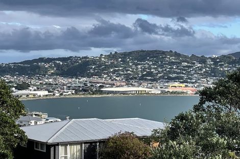 Photo of property in 7f1 Rangitane Street, Maupuia, Wellington, 6022
