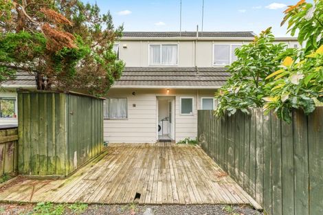 Photo of property in 2/264 Grounsell Crescent, Belmont, Lower Hutt, 5010