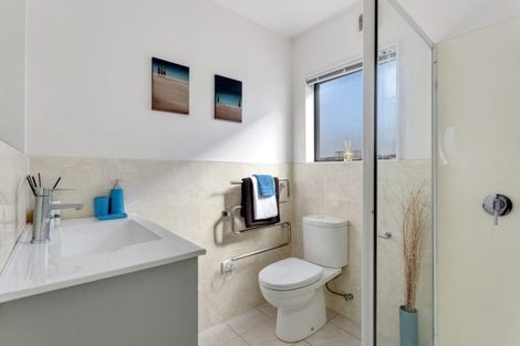 Photo of property in 3155a Great North Road, New Lynn, Auckland, 0600