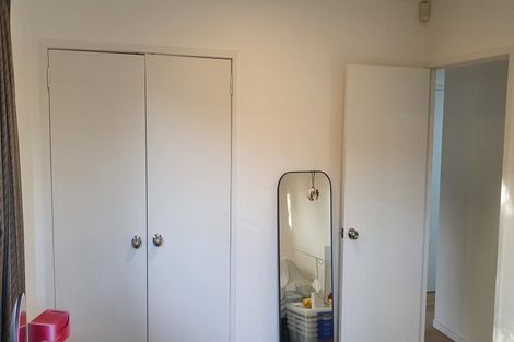 Photo of property in 16 Kemp Road, Massey, Auckland, 0614