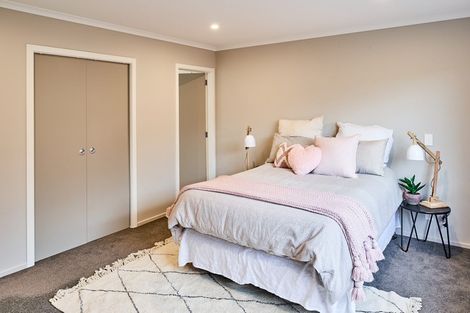 Photo of property in 33 Henrietta Maxwell Grove, Wainuiomata, Lower Hutt, 5014