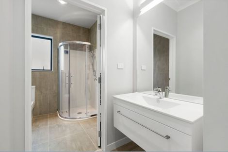 Photo of property in 104 Godfrey Drive, Orewa, 0931