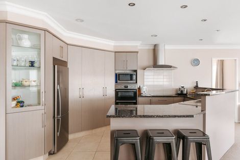 Photo of property in 34 Saint Heliers Place, Papamoa Beach, Papamoa, 3118