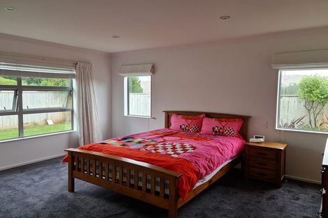 Photo of property in 90b/1 Endeavour Drive, Whitby, Porirua, 5024