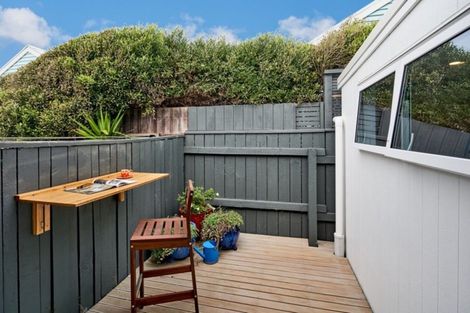 Photo of property in 1 Ferry Street, Seatoun, Wellington, 6022