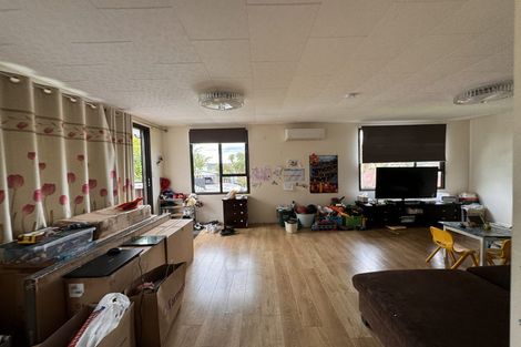 Photo of property in 1/39 Caribbean Drive, Unsworth Heights, Auckland, 0632