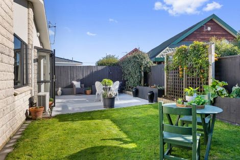 Photo of property in 1 Mangorei Road, Merrilands, New Plymouth, 4312
