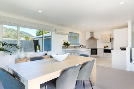 Photo of property in 8 Whitby Close, Waikawa, Picton, 7220