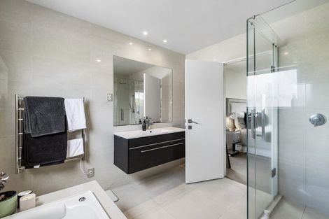 Photo of property in 15 Waitemata Road, Hauraki, Auckland, 0622
